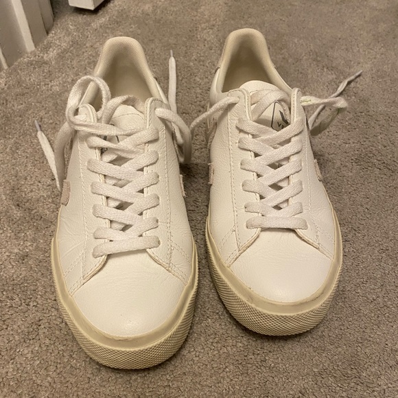 Veja Campo Sneaker - Picture 5 of 10